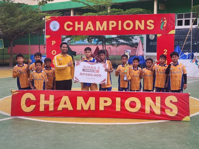 Tim Futsal MIN Raih Peringkat Tiga di POSKAT 2025 Tim Futsal MIN Raih Peringkat Tiga di POSKAT 2025