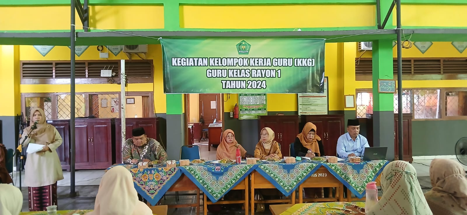 KELOMPOK KERJA GURU (KKG) GURU KELAS RAYON 1 KELOMPOK KERJA GURU (KKG) GURU KELAS RAYON 1