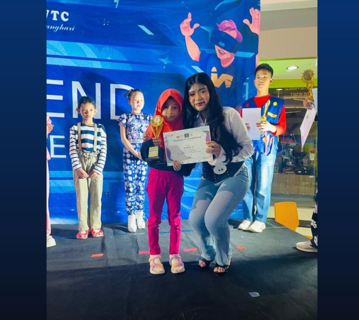 Khairiyah Raih Juara 3 Lomba Mewarnai di WTC Jambi Khairiyah Raih Juara 3 Lomba Mewarnai di WTC Jambi
